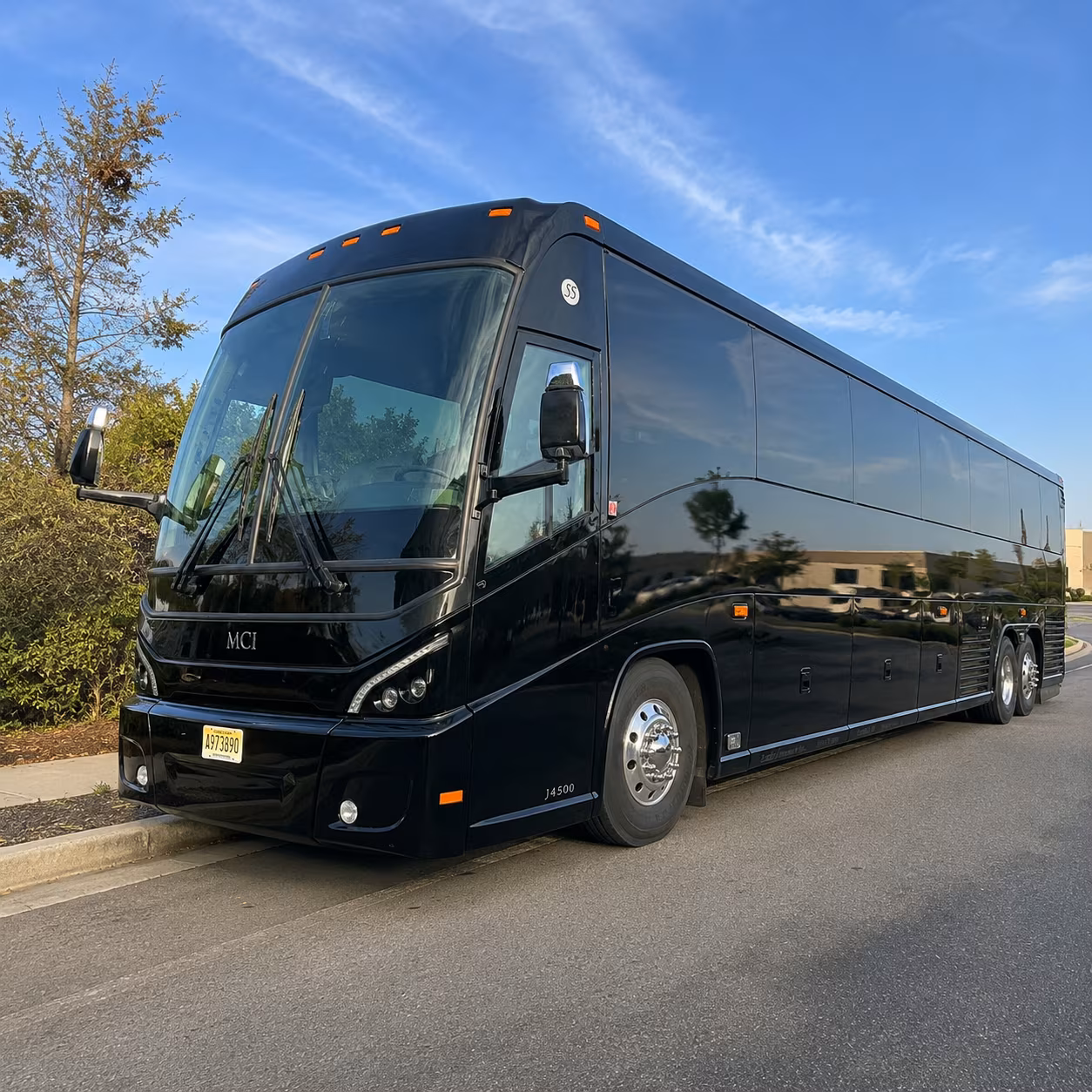 clt airport shuttle buses for apex groups heading south