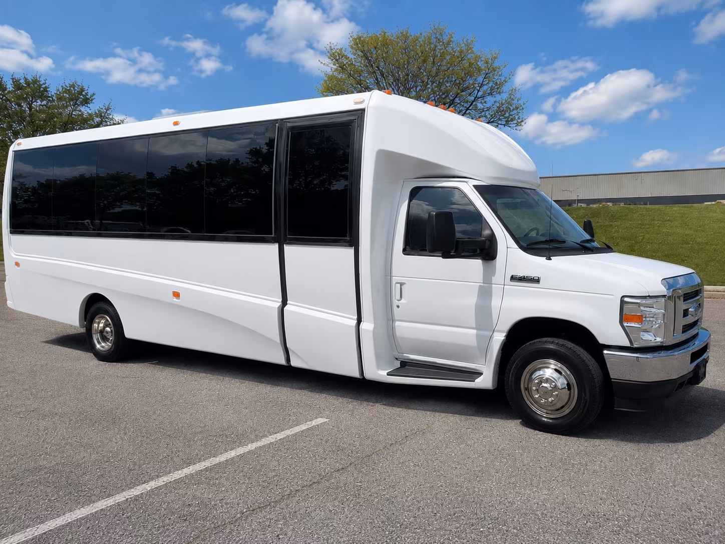 corporate airport transfer buses between apex and rdu